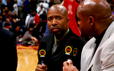 布莱克突破直杀禁区，展现惊人爆发力（布莱克强突直入禁区，爆发力令人惊叹）