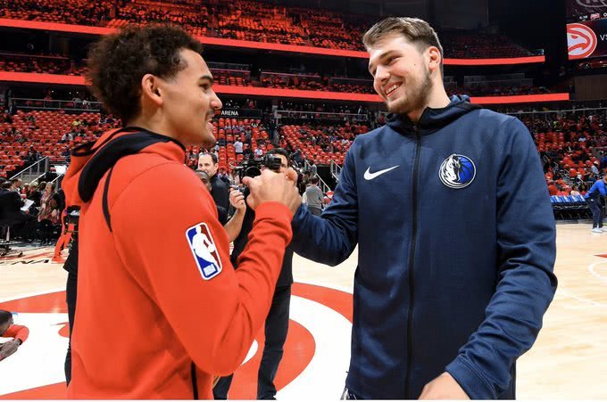 曼联主帅阿莫林迎战伯恩茅斯：老特拉福德能否再现荣耀？（阿莫林率曼联迎战伯恩茅斯：老特拉福德还能重燃辉煌吗？）