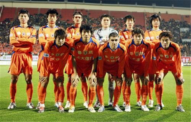 比利时年度最佳教练候选：孔帕尼、摩纳哥主帅波科尼奥利在列（比利时年度最佳教练候选名单出炉：孔帕尼与摩纳哥主帅波科尼奥利入选）