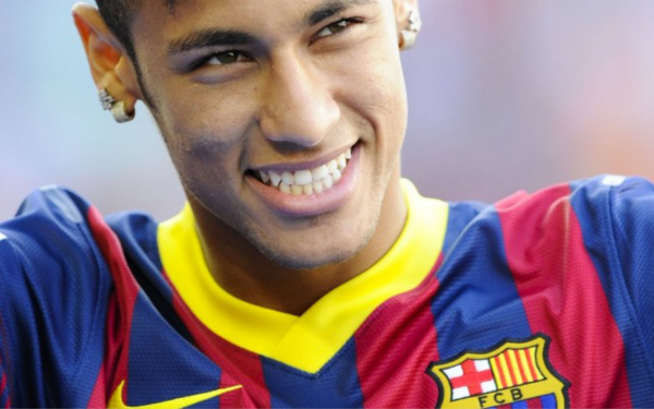 世体：巴萨凌晨抵达西班牙，为让球员休息弗里克取消次日训练（世体：巴萨凌晨返西班牙，弗里克为球员休整取消明日训练）