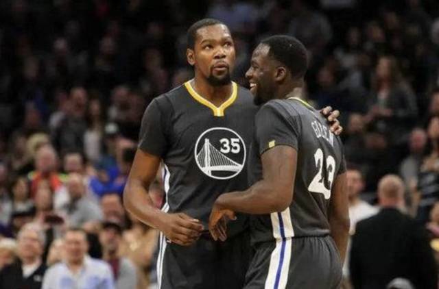 德媒：巴萨在关注莱比锡19岁新星韦德拉奥果，已派出球探考察（德媒称巴萨盯上莱比锡19岁新秀韦德拉奥果，球探已赴现场考察）