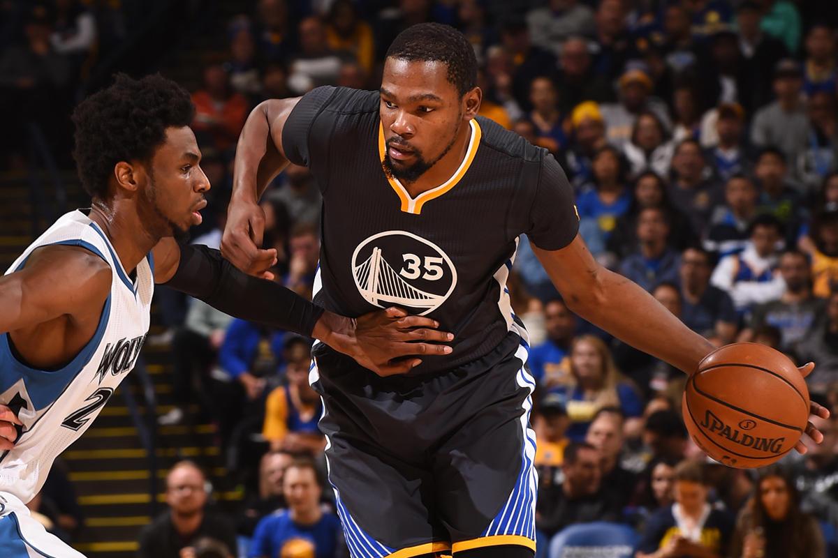 年终大战的掘金VS森林狼：爱德华兹太年轻，约基奇有点强无敌了（年末焦点战：掘金VS森林狼，爱德华兹仍显青涩，约基奇统治级表现）