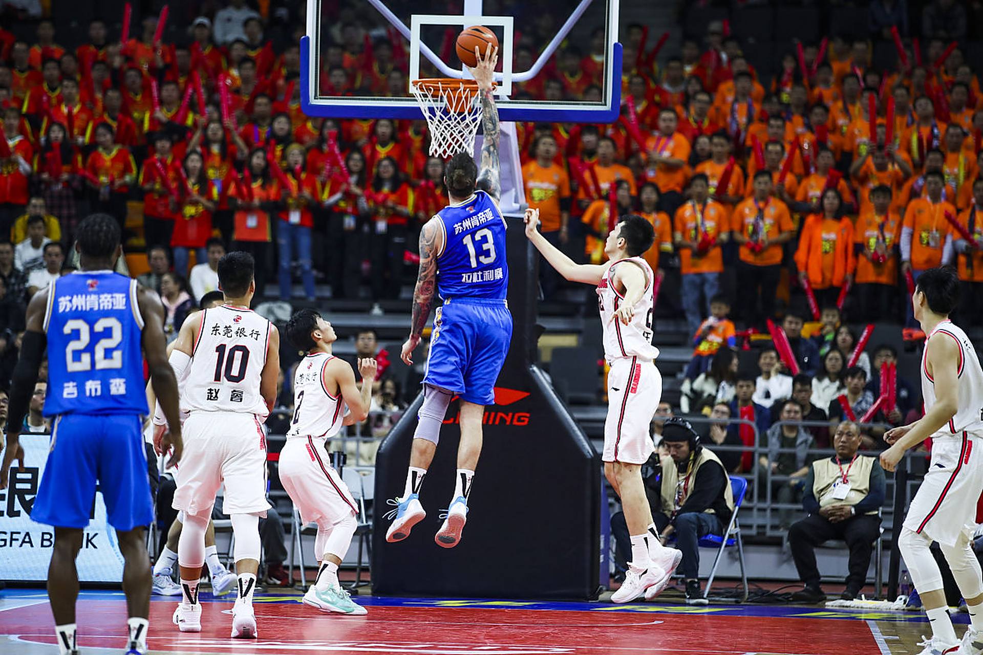 施洛特贝克：吉拉西最近过得确实不容易，但教练一直信任他（施洛特贝克：吉拉西近段时间不顺，主帅始终力挺他）