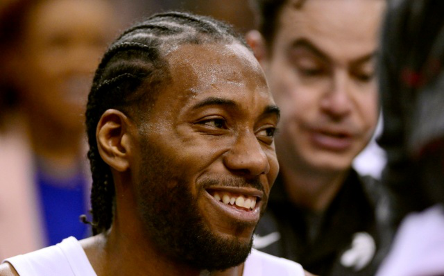 米勒回忆与科比冲突，垃圾时间扭打按计分台（米勒忆与科比冲突：垃圾时间扭打至计分台）